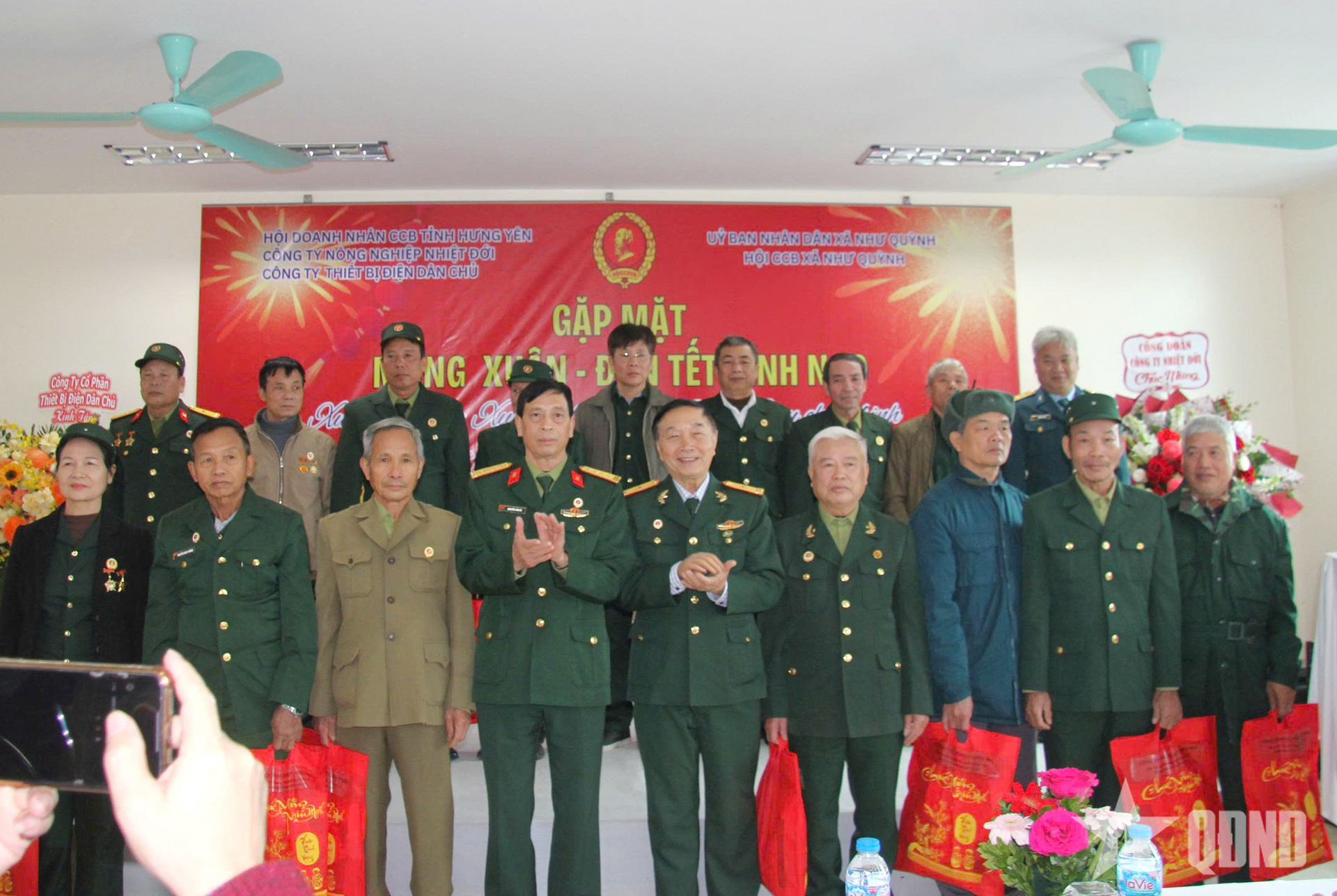 Mất tay phải, “viết lại cuộc đời” bằng tay trái - Bài 3: Cho đi là còn mãi (tiếp theo và hết)
